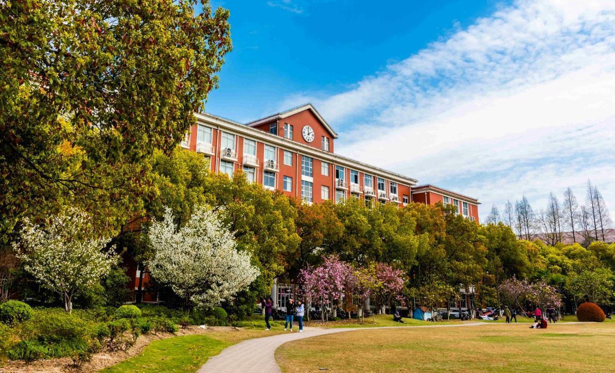 警惕!上海五所虚假大学曝光,别让大学毕业证梦毁于诈骗