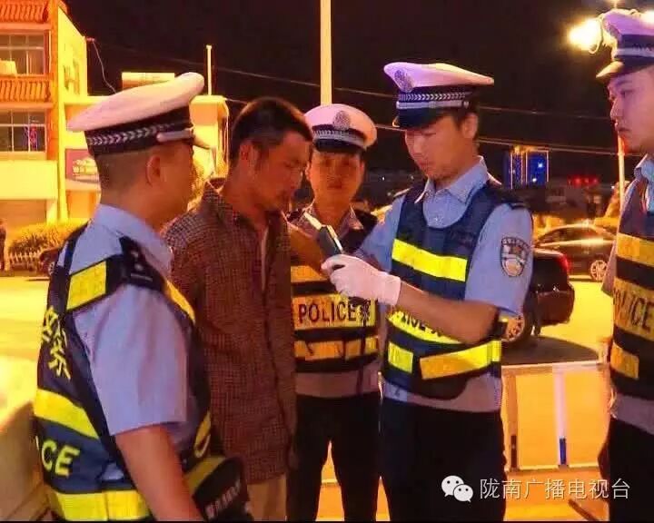 高速公路交通标志图解大全,一看就懂的安全行车指南