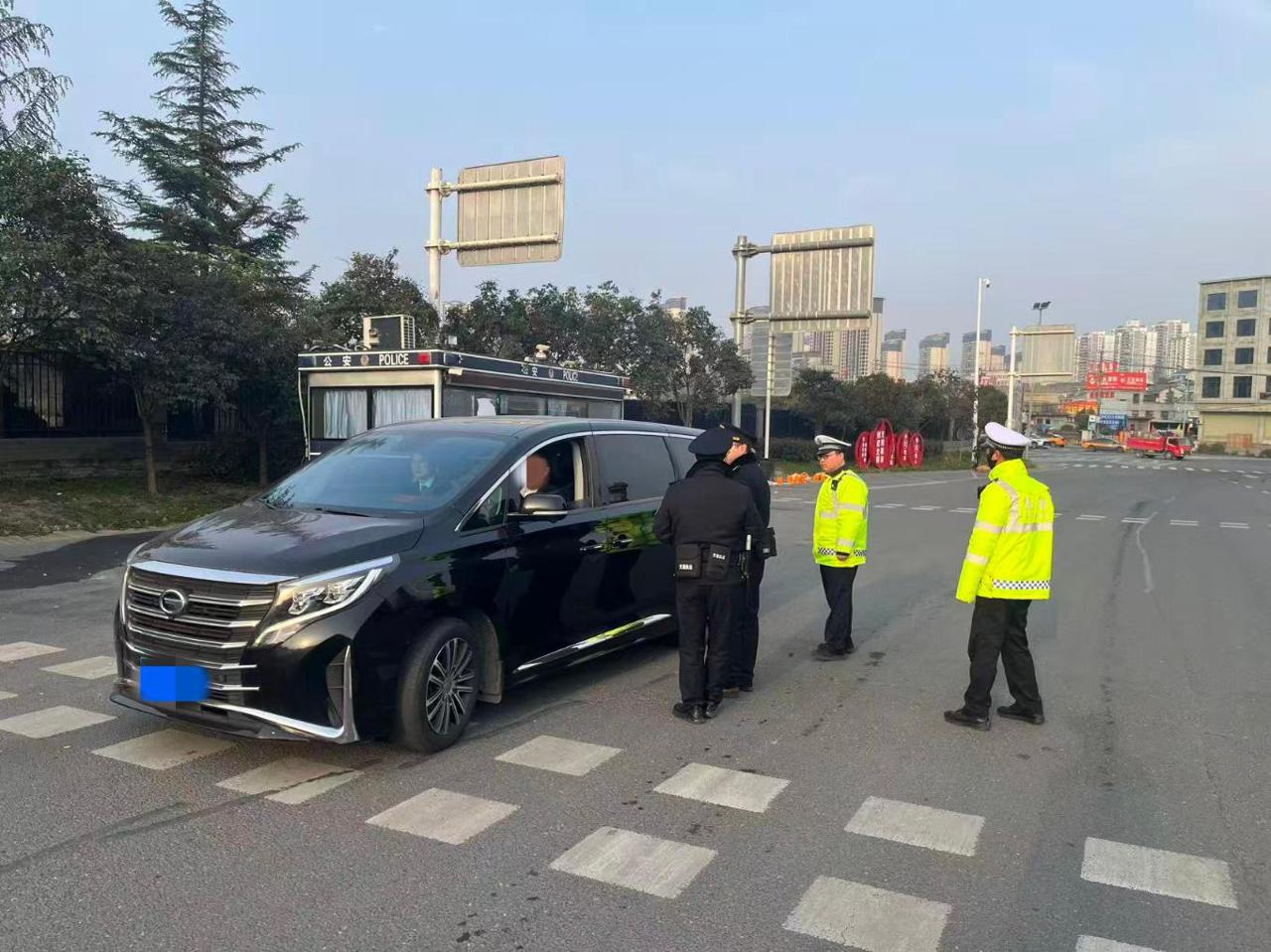 安康多部门联合整治高速违法,筑牢交通安全防线保出行安全