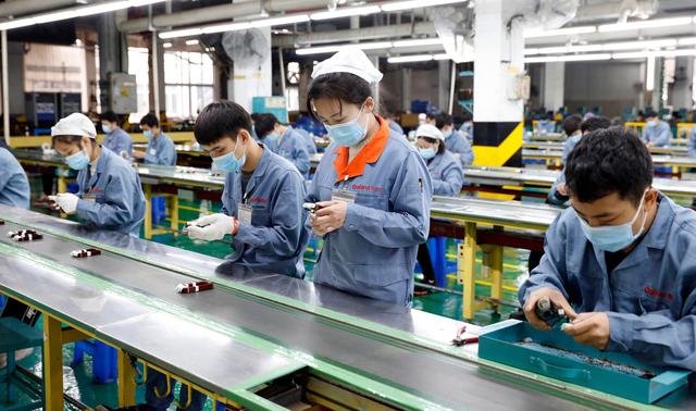 疫情冲击下的中国经济：生产消费受影响，长期向好未变