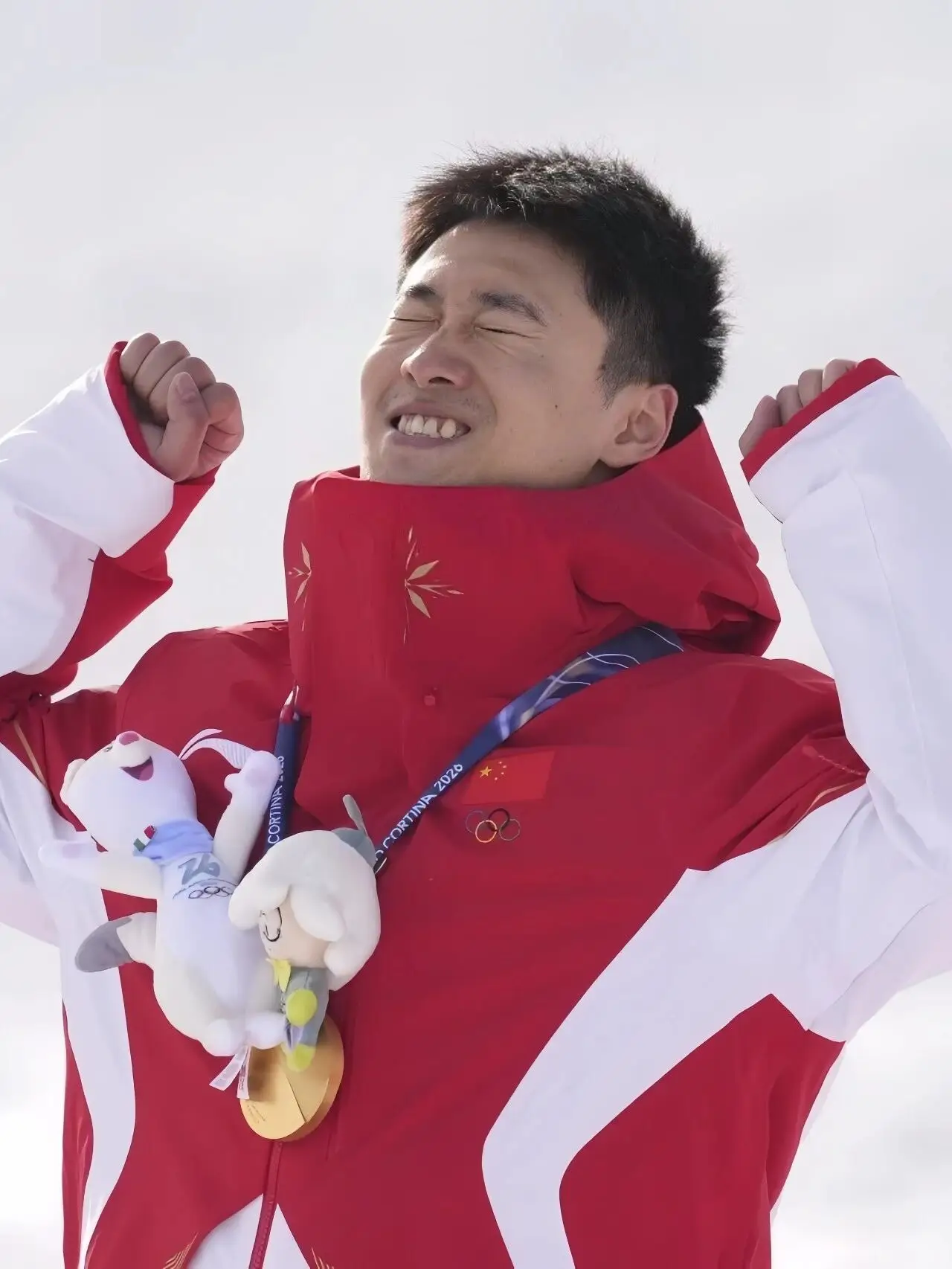 意大利冬奥会精彩时刻:苏翊鸣徐梦桃宁忠岩等健儿夺冠