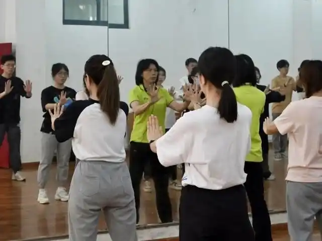 脆皮大学生急需自救!武汉大学体育课超有趣,快来动起来