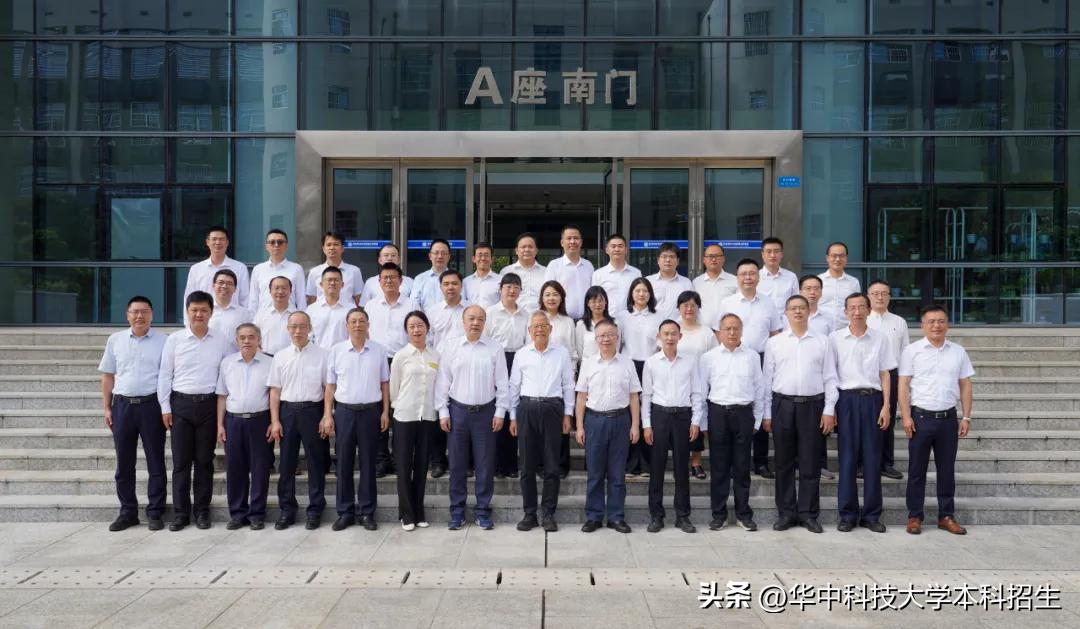 请回答2025!华中科技大学拉什