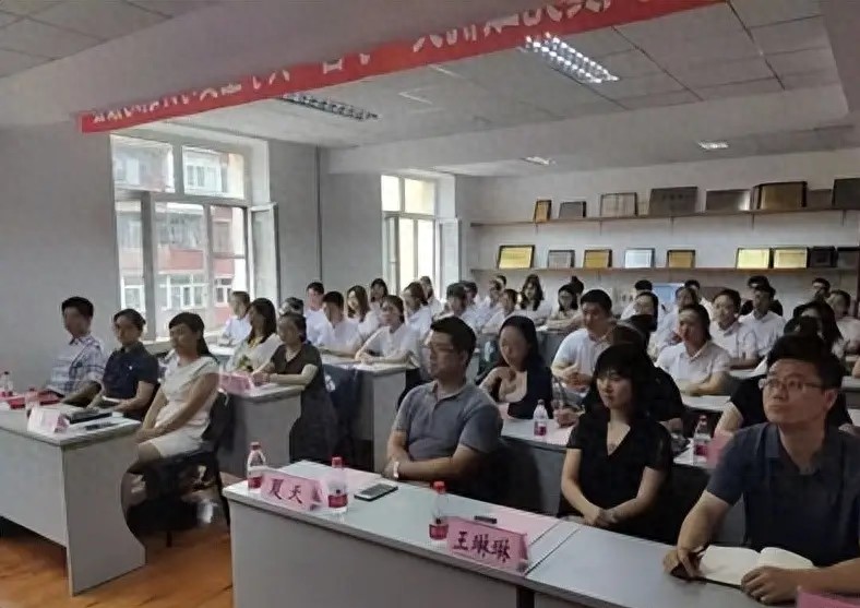 大四实习不在校为何仍要全额交学费？6100元花得冤