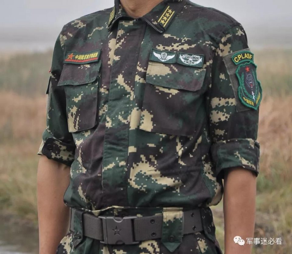 大学新生军训季:了解军训服款式种类及07式军服特点