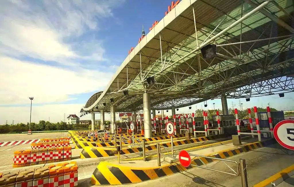 高速收费站暗藏扣分罚款潜规则，车主务必警惕